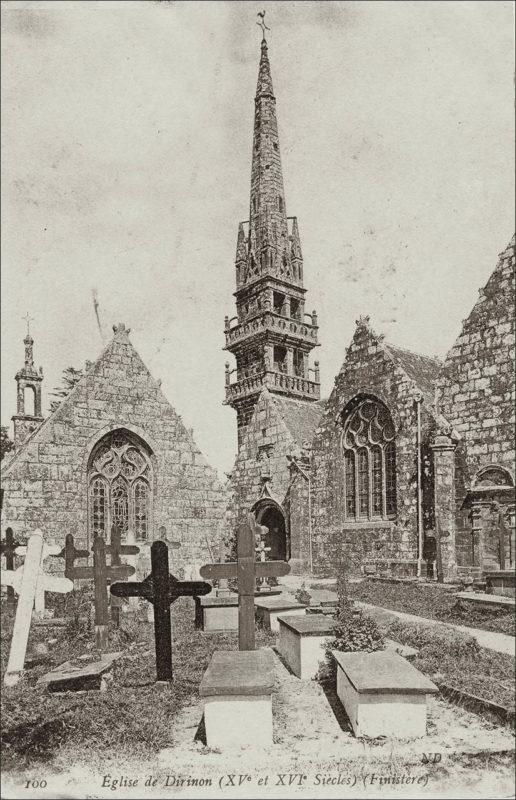 Le clocher de l'église Sainte-Nonne sur la commune de Dirinon.