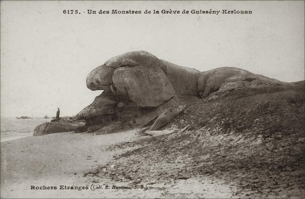 Rocher en granit sur la Grève de guissény-Kerlouan.