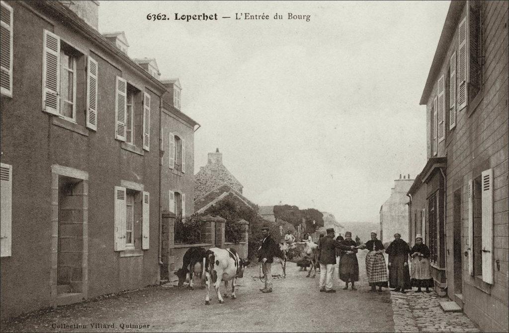 L'entrée du bourg de Loperhet dans les années 1900.