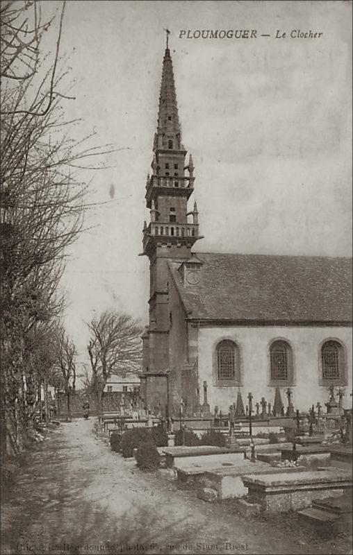 L'église Saint-Pierre sur la commune de Ploumoguer.