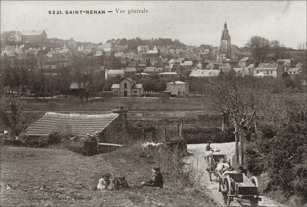 Vue générale du bourg de Saint-Renan dans les années 1900.