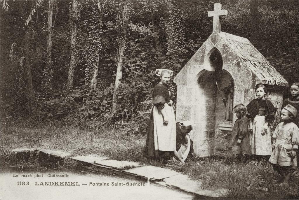 La fontaine Saint-Guénolé à Landremel sur la commune de Lothey.