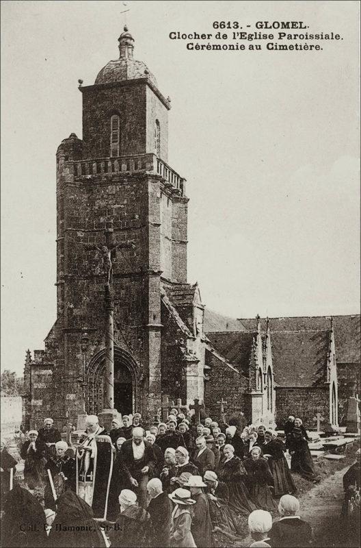 L'église Saint-Germain-l'Auxerrois sur la commune de Glomel au début des années 1900.