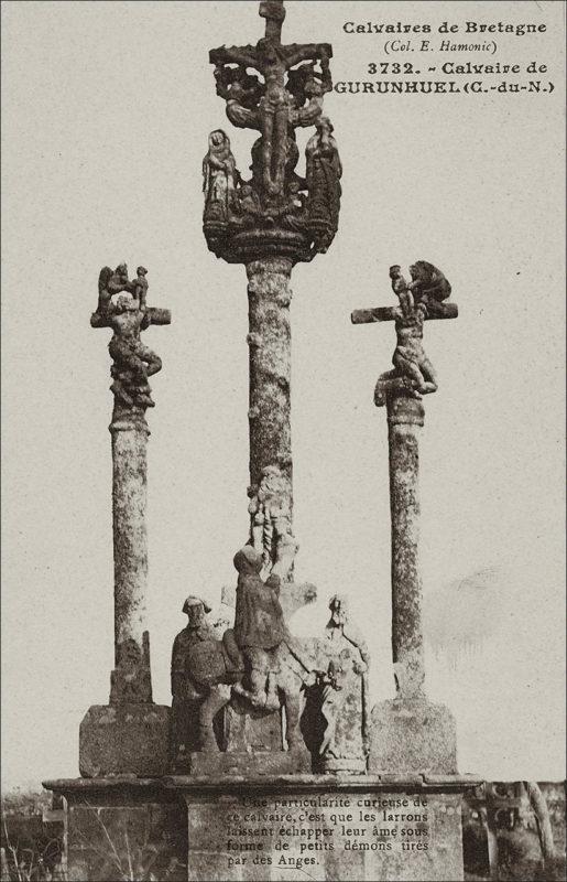 Le calvaire de l'église Notre-Dame du Gurunhuel au début des années 1900.