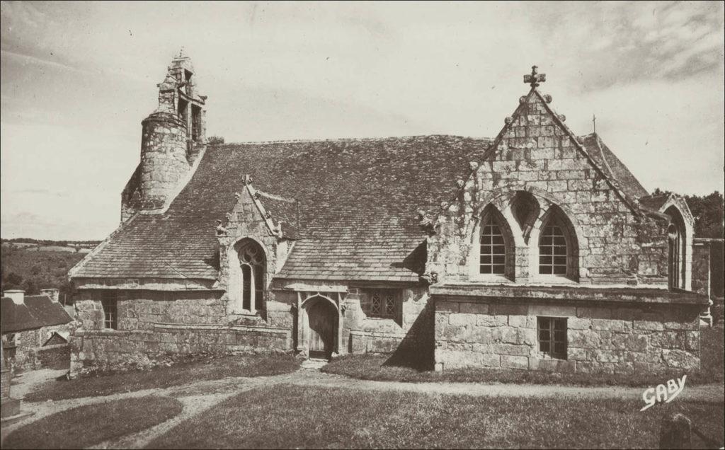 L'église Saint-Envel sur la commune de Loc-Envel au début des années 1900.