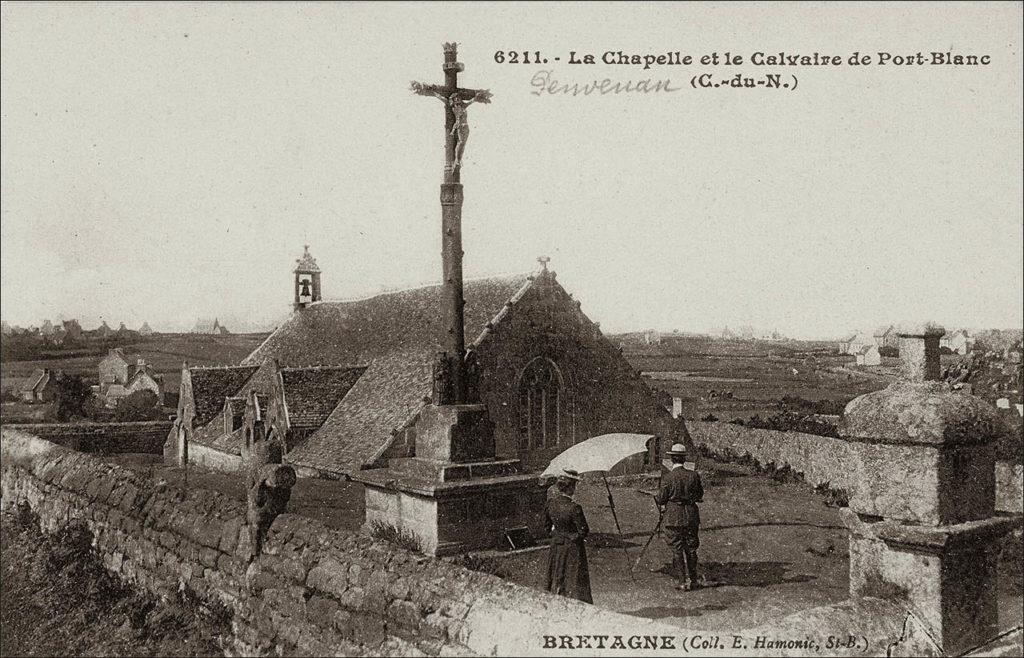 La chapelle et le calvaire de Port-Blanc sur la commune de Penvénan au début des années 1900.