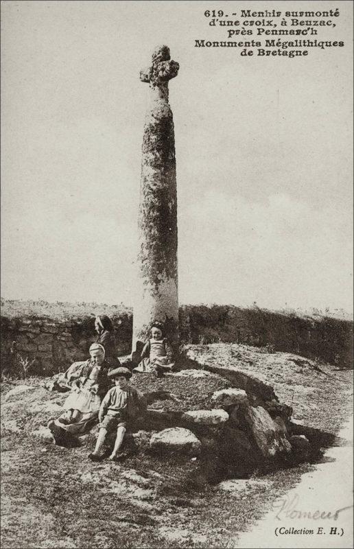 Le menhir de la Lec'h de Beuzec sur la commune de Plomeur.