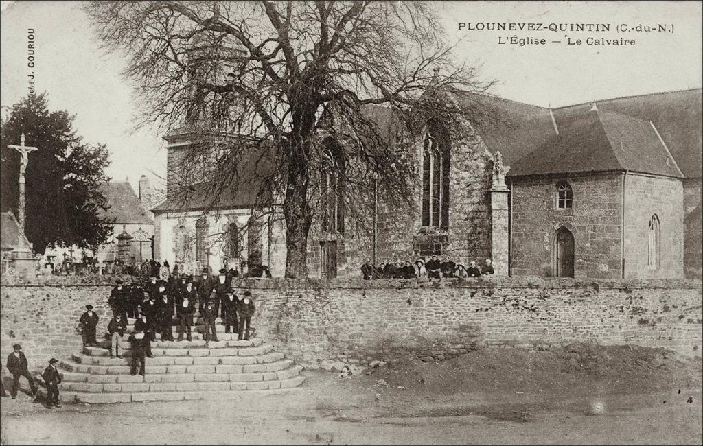 L'église Saint-Pierre sur la commune de Plounévez-Quintin au début des années 1900.