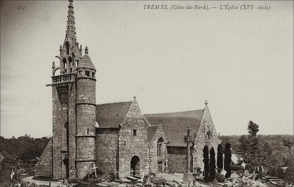 L'église Notre-Dame-de-la-Merci sur la commune de Trémel au début des années 1900.