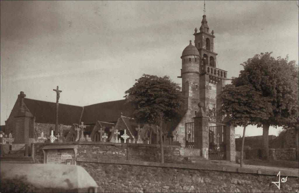 L'église de la Sainte Trinité sur la commune de Troguéry au début des années 1900.