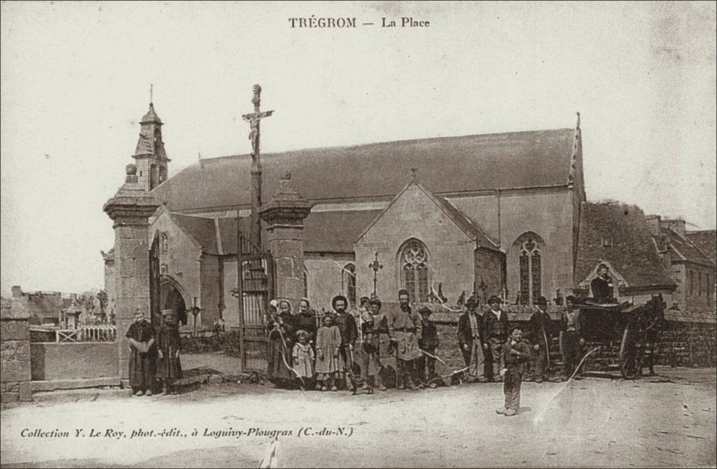 L'église Saint-Brandan sur la commune de Trégrom au début des années 1900.