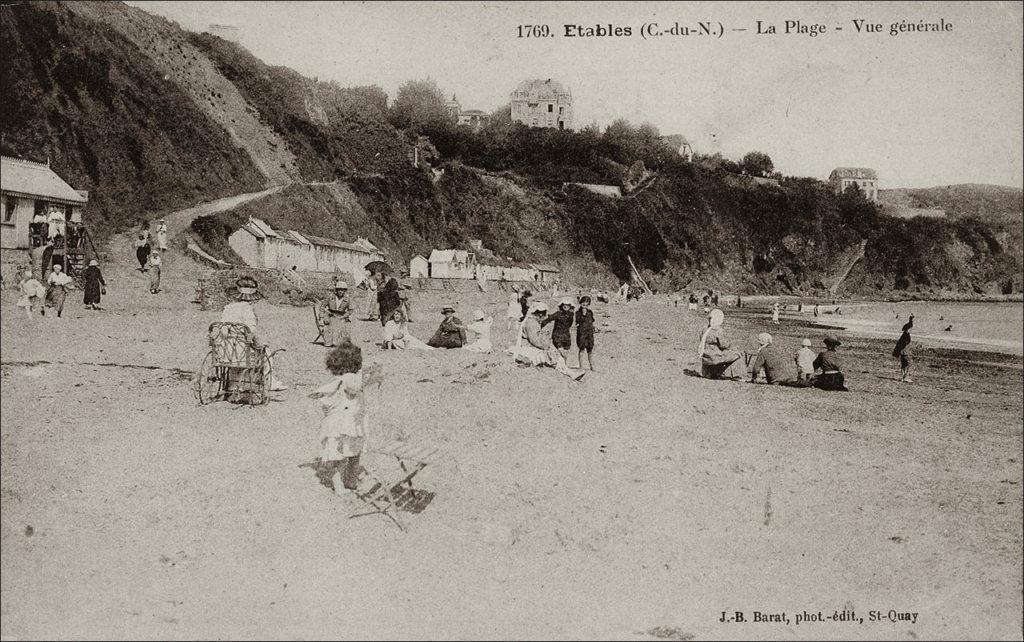 La plage d'Étables-sur-mer au début des années 1900.