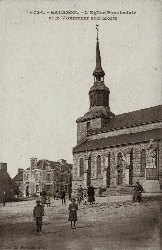 L'église Saint-Étienne dans le bourg de Gausson au début des années 1900.