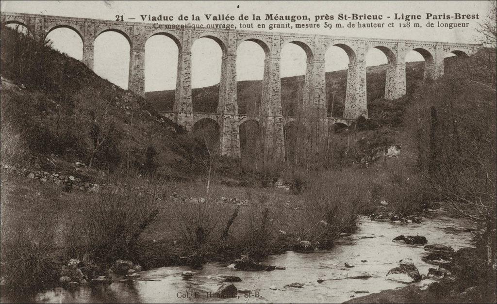 Le viaduc de la vallée de La Méaugon au début des années 1900.