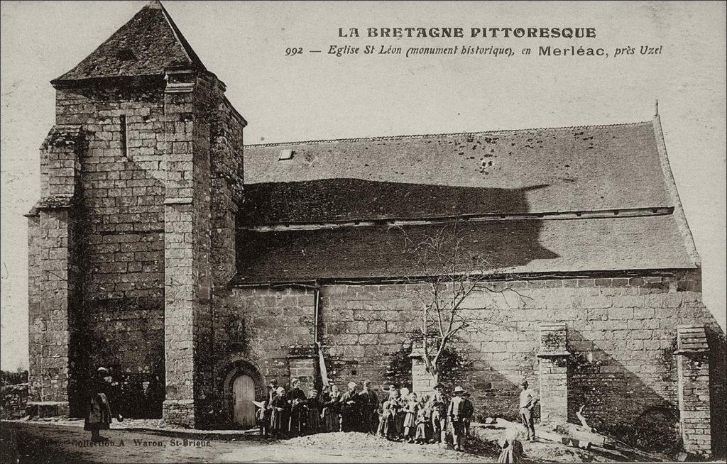 L'église Saint-Léon sur la commune de Merléac au début des années 1900.