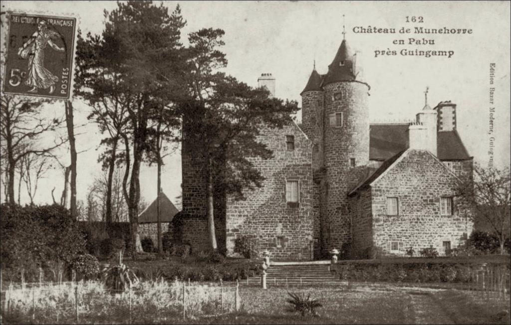 Le château de Munehorre sur la commune de Pabu au début des années 1900.