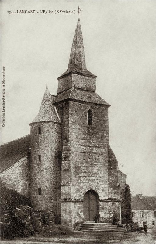 L'église Saint-Pierre du Vieux-Bourg à Plougenast au début des années 1900.