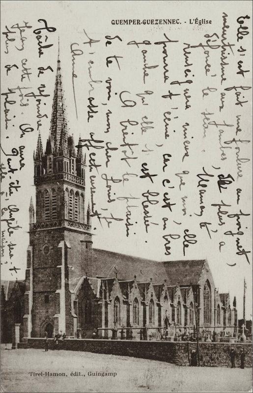 L'église Saint-Pierre de Quemper-Guézennec au début des années 1900.