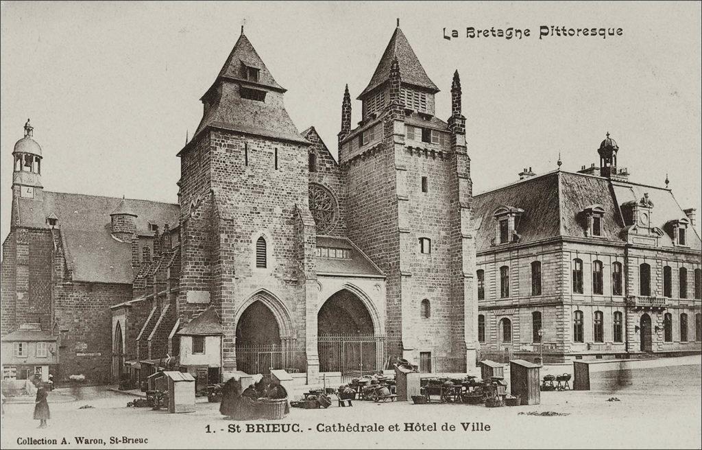 La cathédrale Saint-Étienne à Saint-Brieuc au début des années 1900.