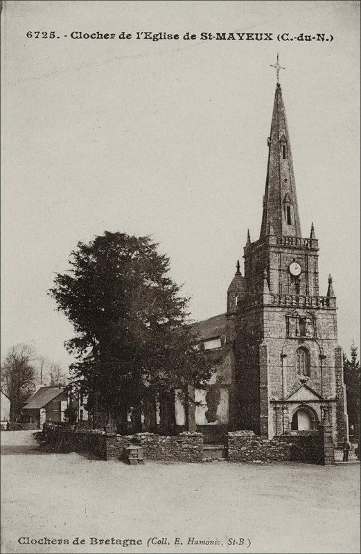 Le clocher de l'église de Saint-Mayeux au début des années 1900.