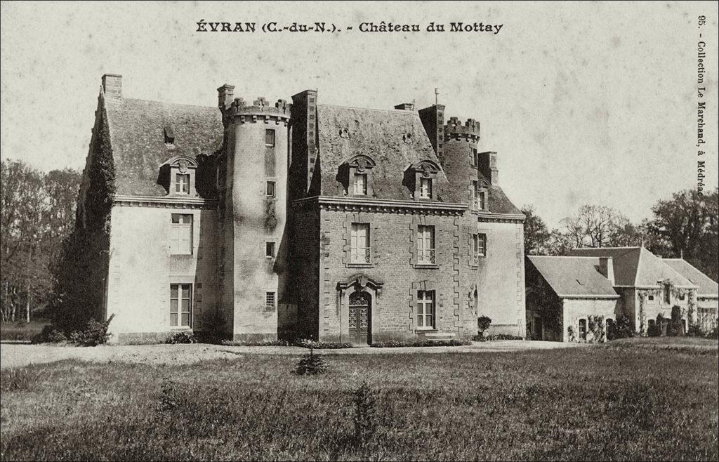 Le château du Mottay sur la commune d'Évran au début des années 1900.
