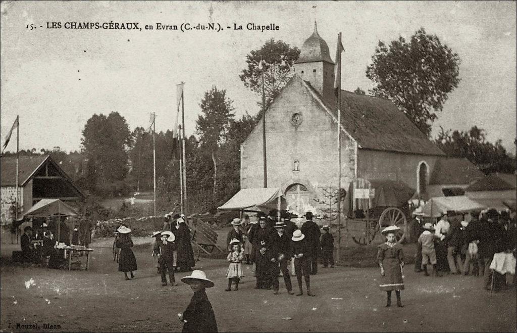 La chapelle Notre-Dame sur la commune des Champs-Géraux au début des années 1900.