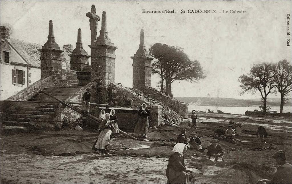 Le calvaire sur la commune de Belz au début des années 1900.