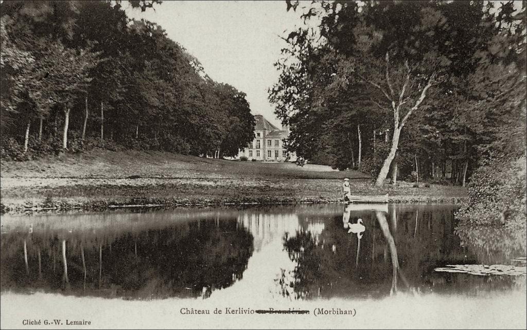 Le château de Kerlivio sur la commune de Brandérion au début des années 1900.