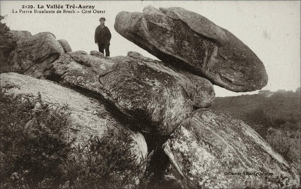 La pierre branlante de Brech au début des années 1900.