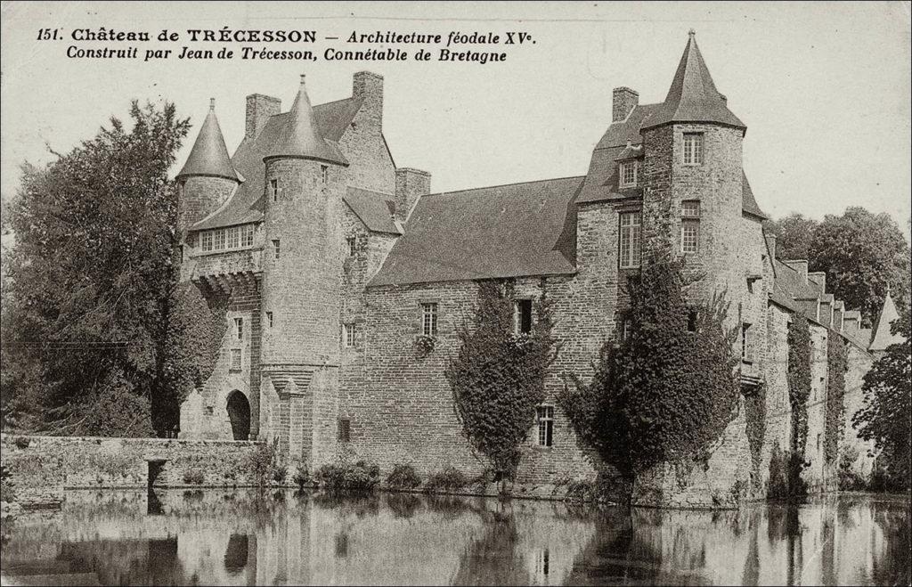 Le château de Trécesson sur la commune de Campénéac au début des années 1900.