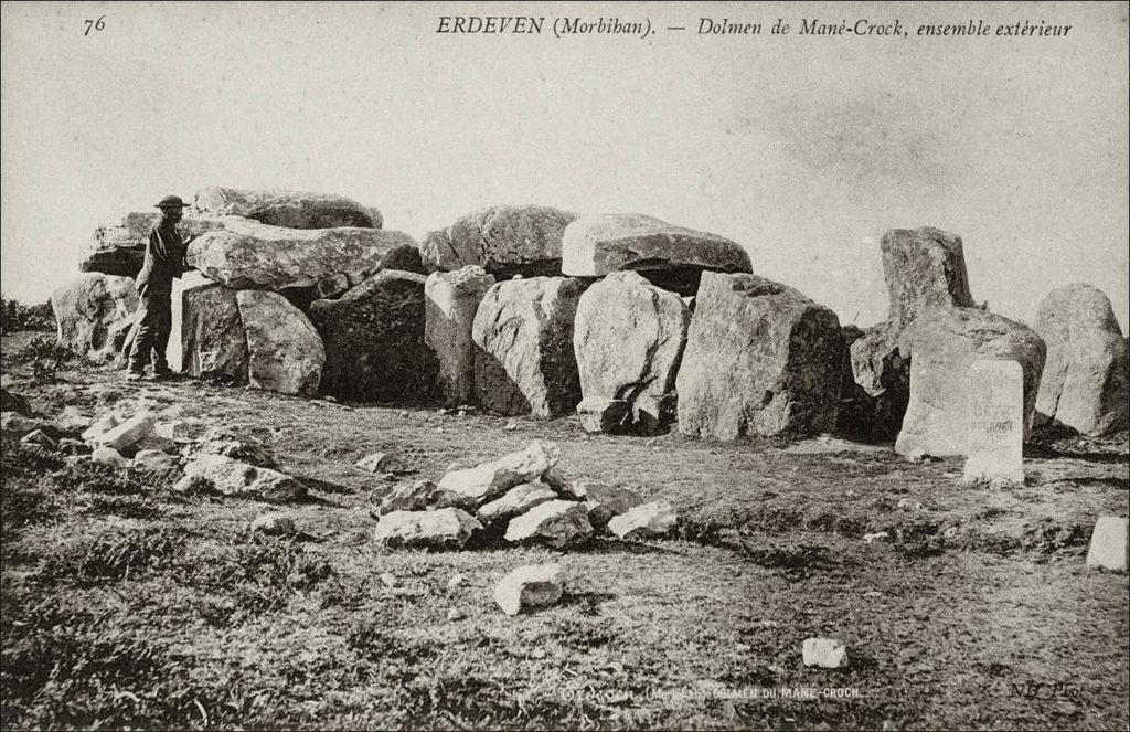 Le dolmen de Mané-Crock sur la commune d'Erdeven au début des années 1900.