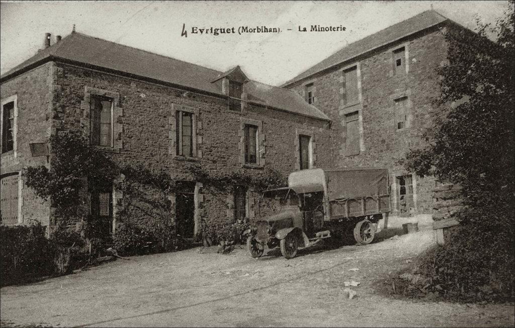 La minoterie sur la commune d'Évriguet au début des années 1900.