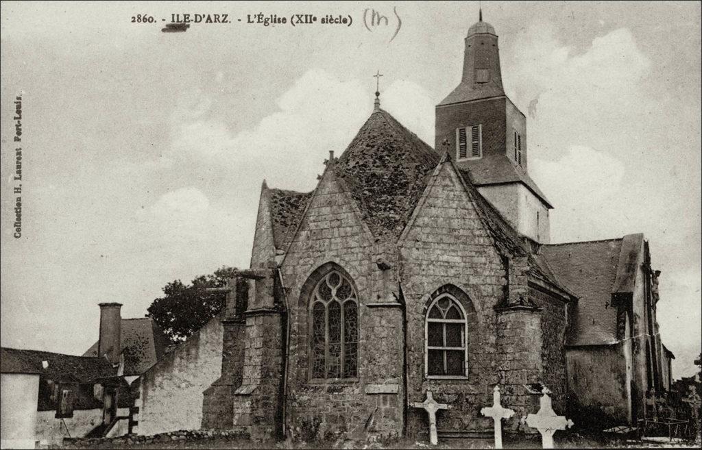 L'église Notre-Dame sur la commune de l'Île d'Arz au début des années 1900.