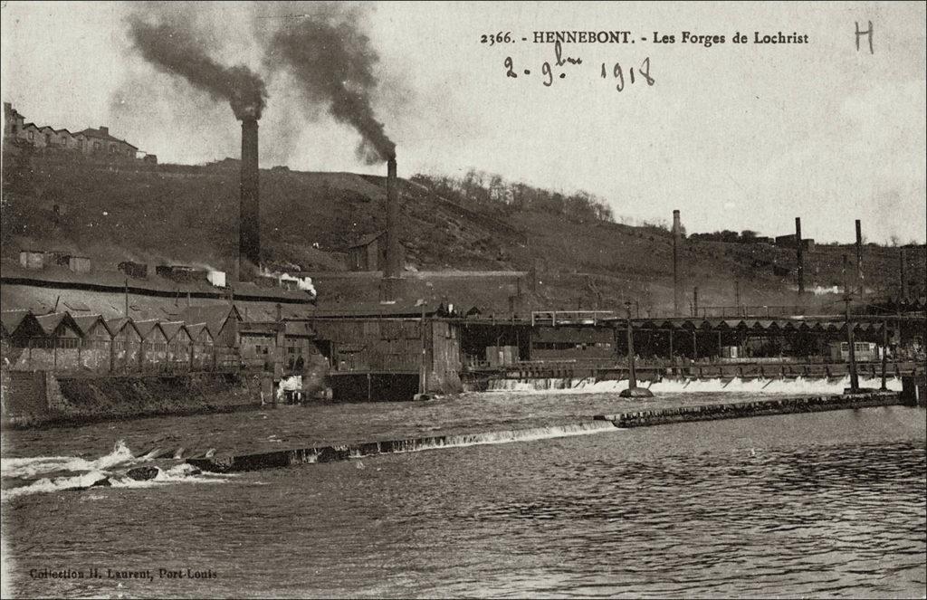 Les forges de Lochrist sur la commune d'Inzinzac-Lochrist au début des années 1900.