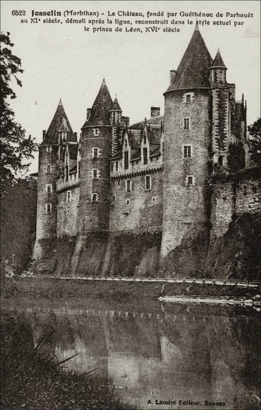 Le château de Josselin au début des années 1900.