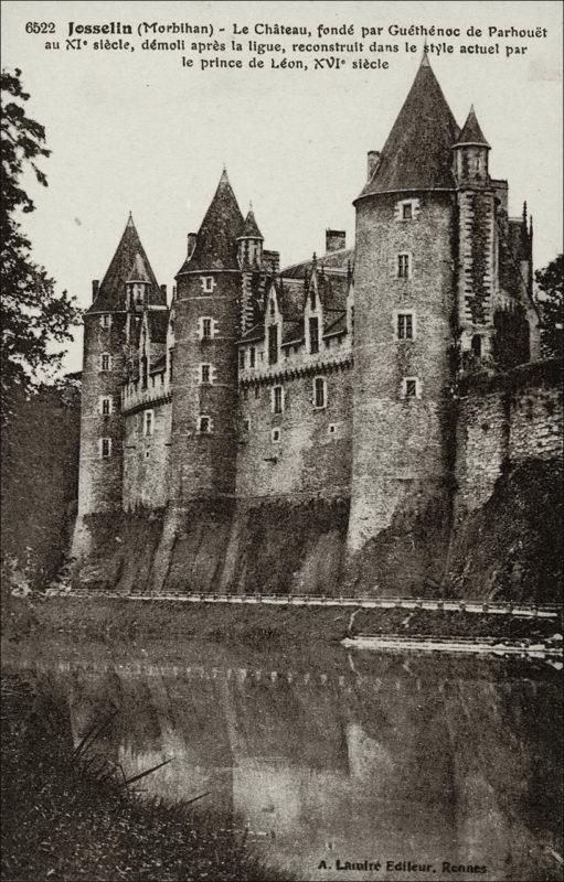 Le château de Josselin au début des années 1900.