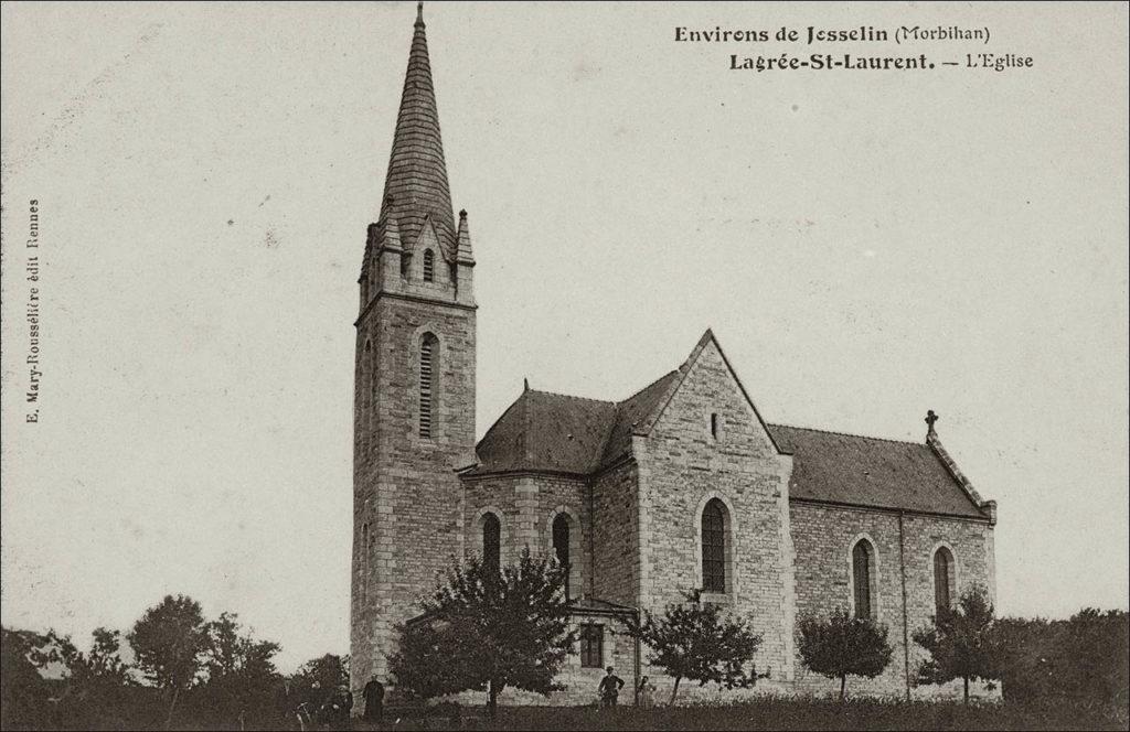 L'église Saint-Laurent sur la commune de La Grée-Saint-Laurent au début des années 1900.