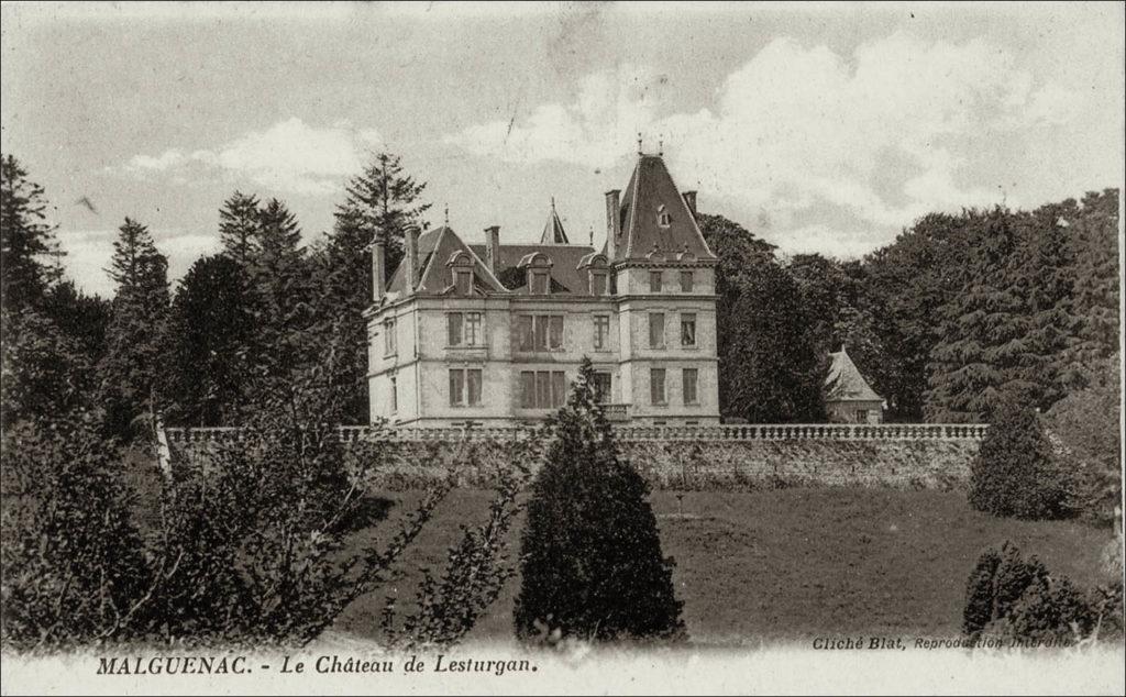 Le château de Lesturgan sur la commune de Malguénac au début des années 1900.