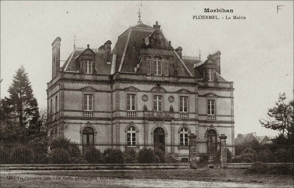 La mairie de Ploërmel au début des années 1900.