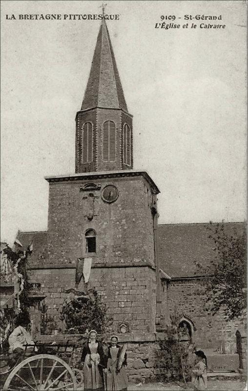 L'église Saint-Gérand dans le bourg de Saint-Gérand au début des années 1900.