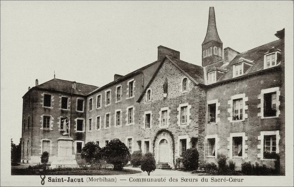 La communauté des Sœurs du Sacré-Cœur à Saint-Jacut-les-Pins au début des années 1900.