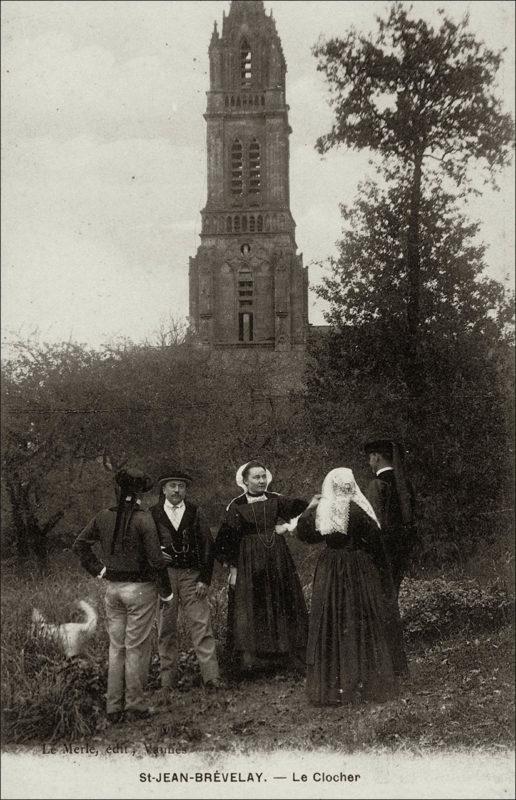 Vue de l'église sur la commune de Saint-Jean-Brévalay au début des années 1900.
