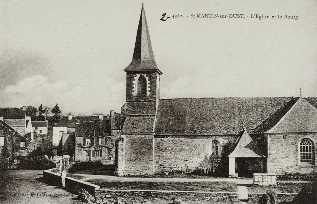 L'église Saint-Martin dans le bourg de Saint-Martin-sur-Oust au début des années 1900.