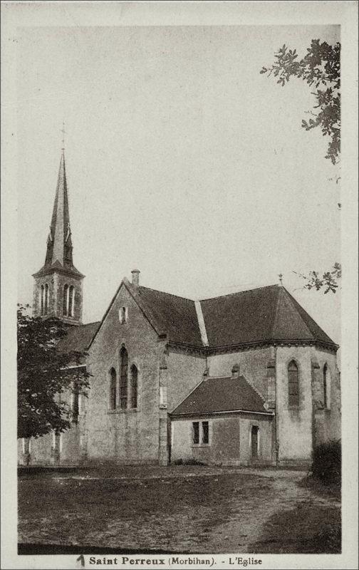 L'église Saint-Perreux dans le bourg de Saint-Perreux au début des années 1900.