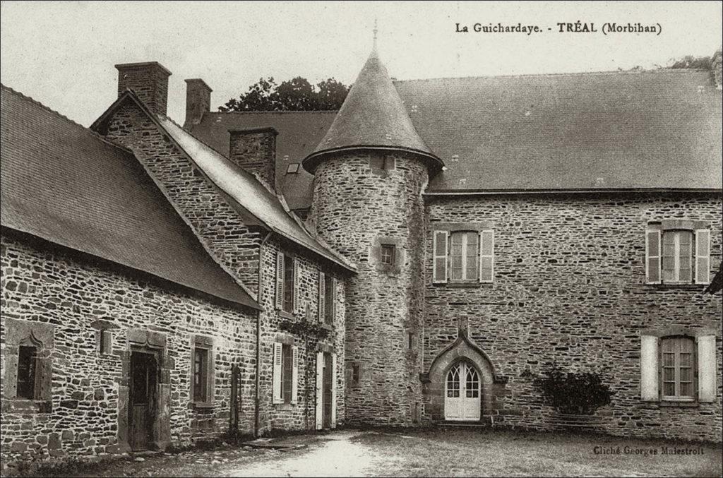 Le manoir de La Guichardaye sur le territoire de la commune de Tréal au début des années 1900.
