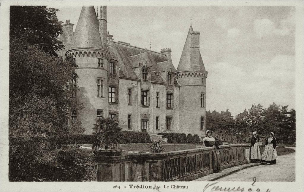 Vue du château de Trédion au début des années 1900.