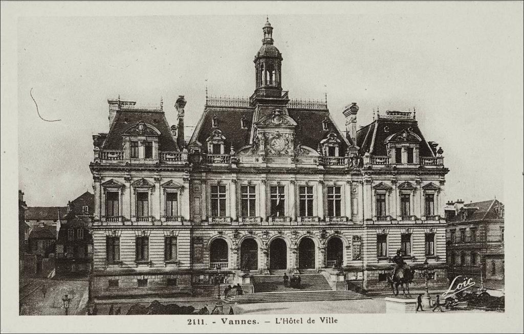 L'Hôtel de Ville de Vannes au début des années 1900