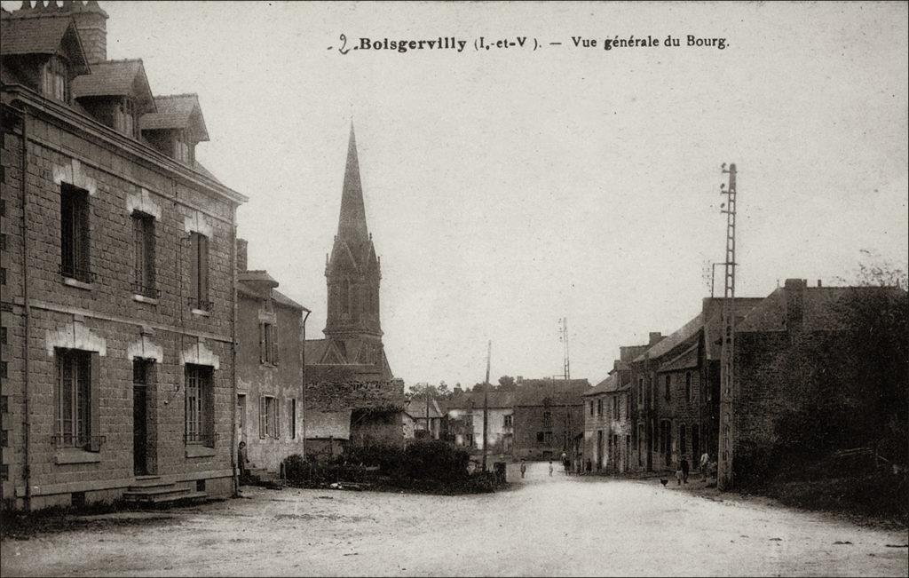Vue générale du bourg de Boisgervilly au début des années 1900.