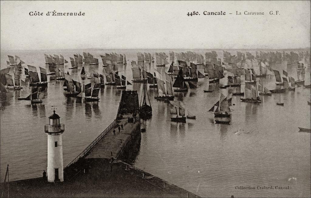 La caravane des bisquines et voiliers devant le port de Cancale au début des années 1900.
