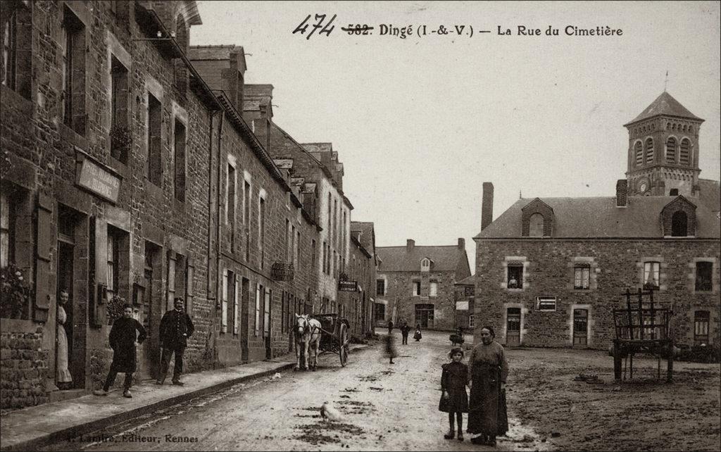 Le bourg de Dingé et l'église Saint-Symphorien au début des années 1900.